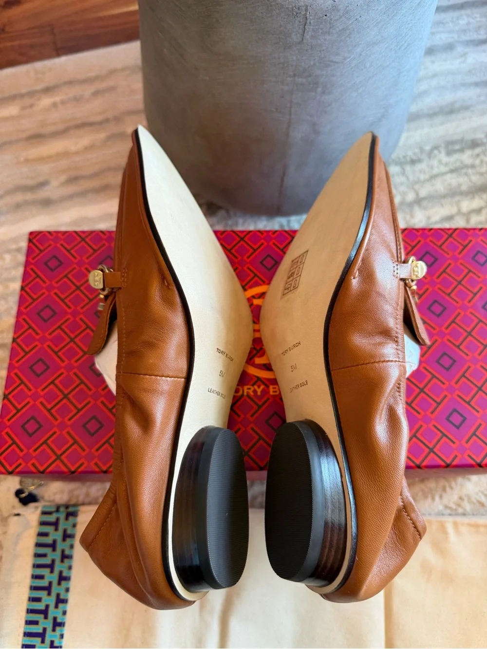 Tory Burch JESSA POINTY TOE LOAFERS with Gold Chain